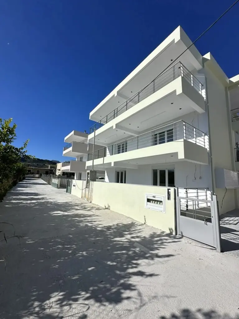 2-bedroom Flat In Xilokastro, Greece (68 M²)