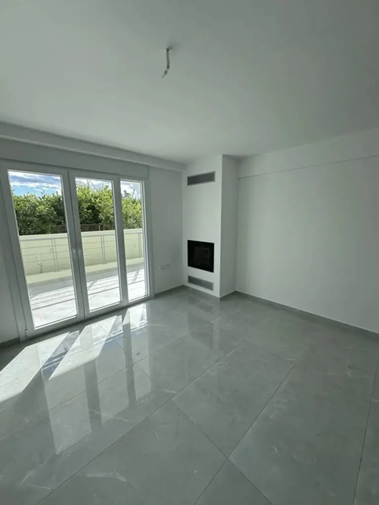2-bedroom Flat In Xilokastro, Greece (68 M²)