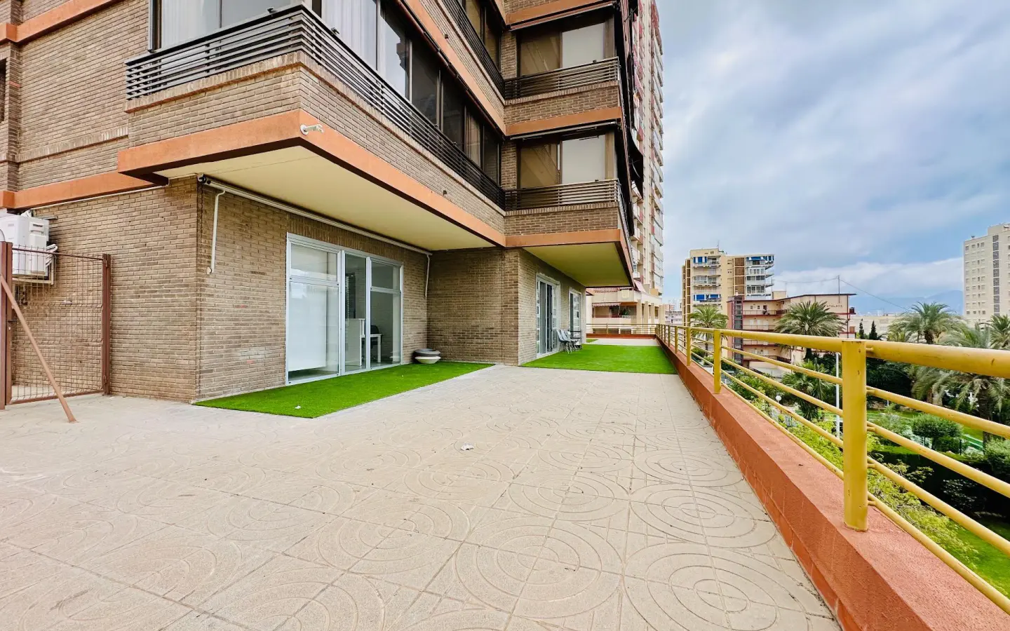 Office Of 14 M² In Benidorm, Spain