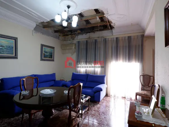 6-bedroom Terraced House In Valencia (204 M²)