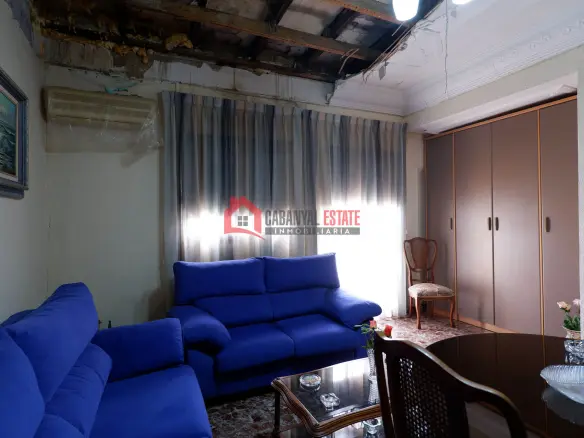 6-bedroom Terraced House In Valencia (204 M²)