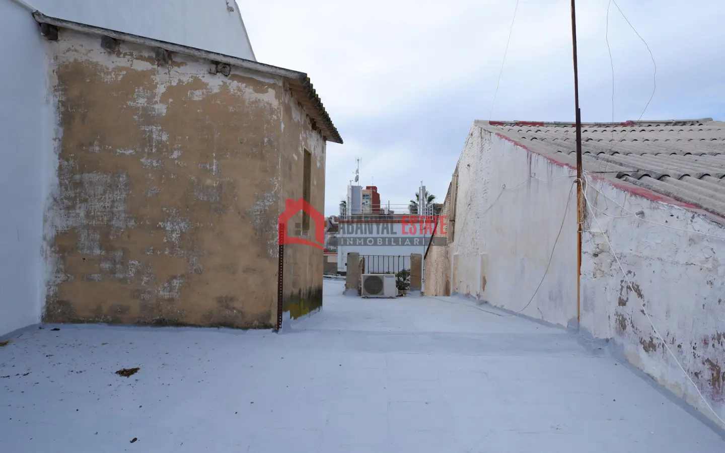 6-bedroom Terraced House In Valencia (204 M²)