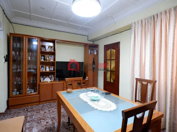 6-bedroom Terraced House In Valencia (204 M²)