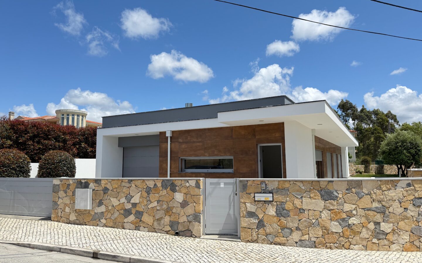 Luxury Villa With Pool & Garden In Foz Do Arelho – Steps From Beach
