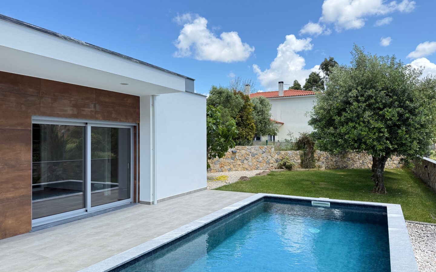 Luxury Villa With Pool & Garden In Foz Do Arelho – Steps From Beach
