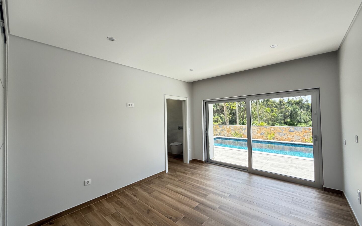Luxury Villa With Pool & Garden In Foz Do Arelho – Steps From Beach
