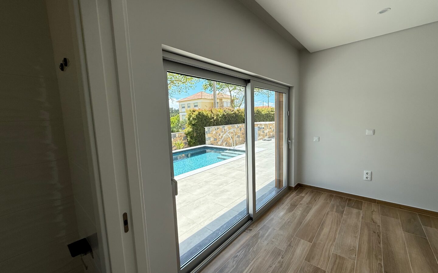 Luxury Villa With Pool & Garden In Foz Do Arelho – Steps From Beach