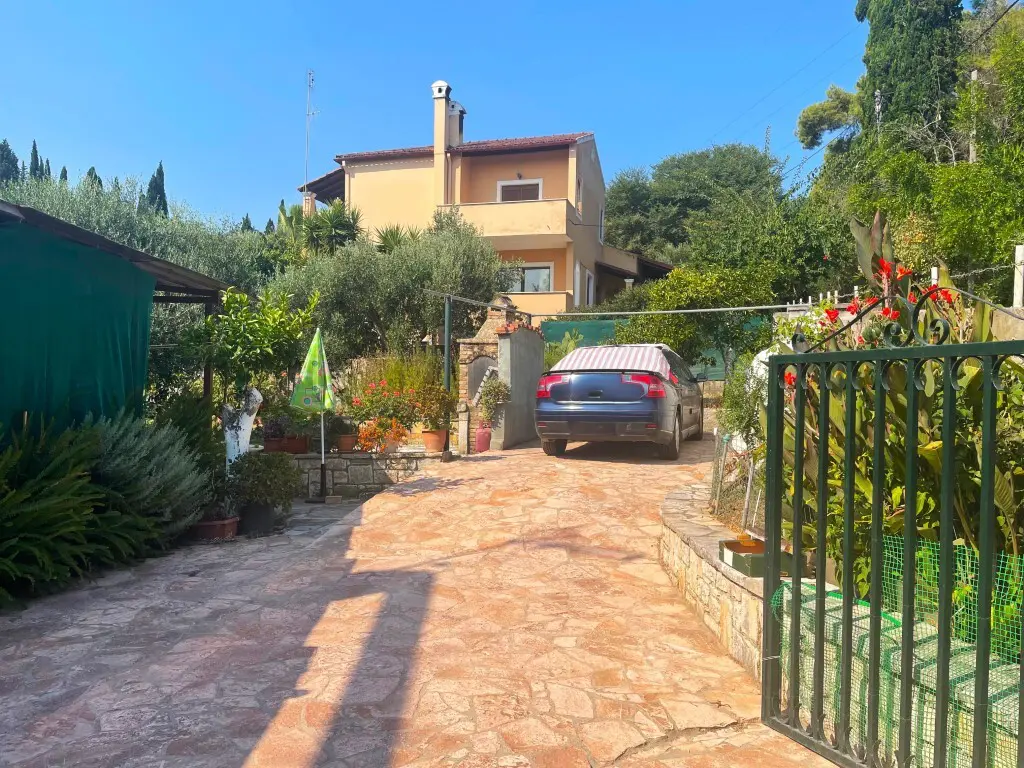3-bedroom Flat In Corfu, Greece (154 M²)