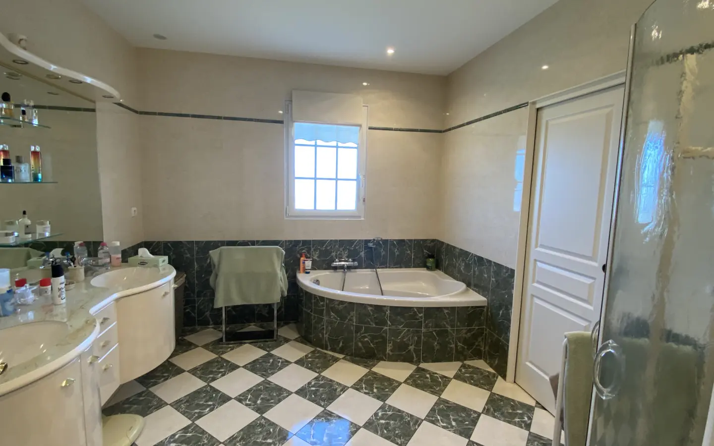 House Of 0 M² With Gîte And Swimming Pool In Barbezieux