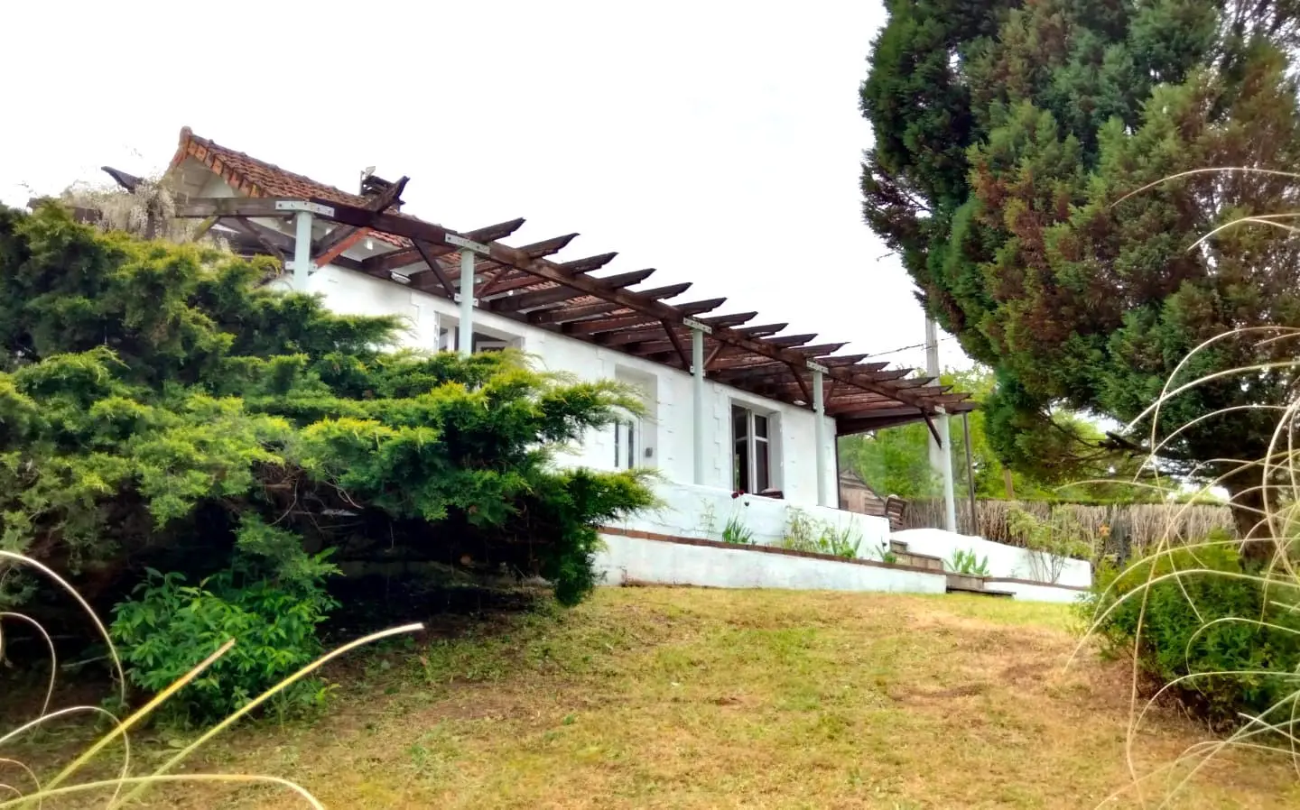 Apartment Of 150 M² With River Views And Private Waterside Access In Vienne