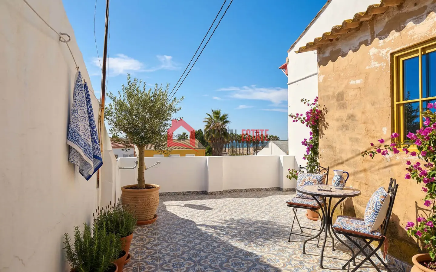 6-bedroom Terraced House In Valencia (204 M²)
