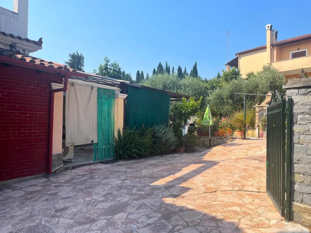 3-bedroom Flat In Corfu, Greece (154 M²)