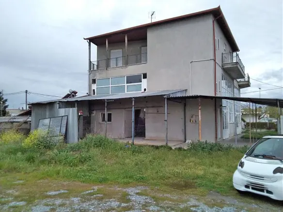 Building Of 313 M² On The Olympic Coast