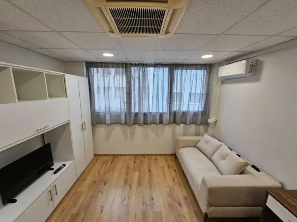 Flat Of 29 M² With Balcony In Thessaloniki