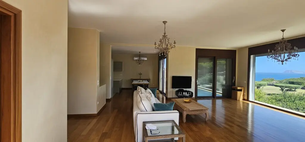 Villa Of 270 M² In Crete