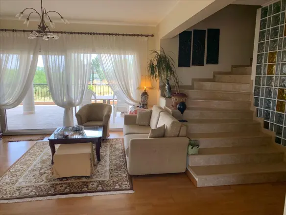Detached House Of 519 M² On The Olympic Coast