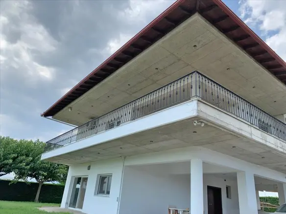 Detached House Of 519 M² On The Olympic Coast