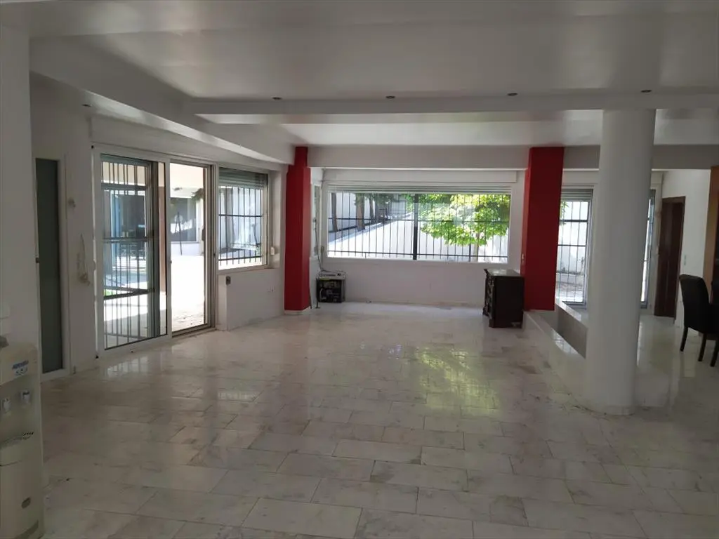 Villa Of 1100 M² In The Suburbs Of Thessaloniki