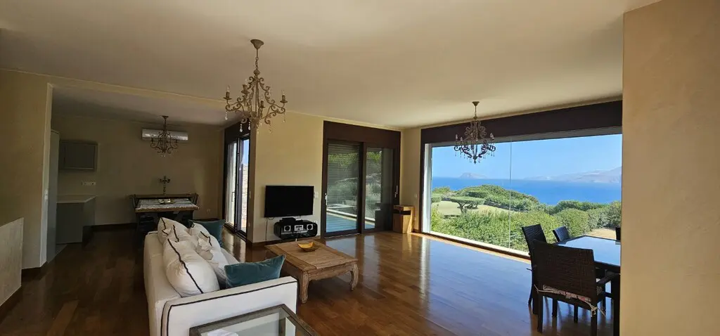 Villa Of 270 M² In Crete