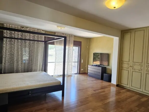 Villa Of 270 M² In Crete