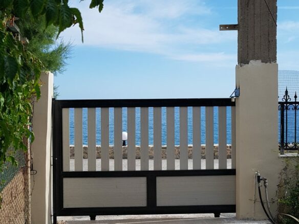 Plot Of 1200 M² With High Buildability In Kastri
