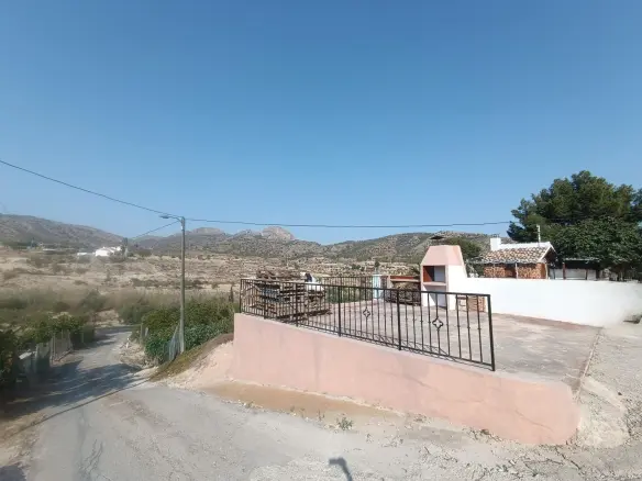 4-bedroom Terraced House In Fortuna, Spain (550 M²)