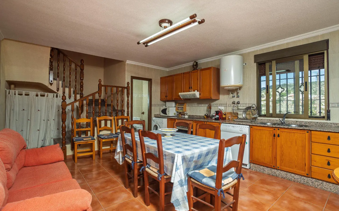 4-bedroom Terraced House In Fortuna, Spain (550 M²)