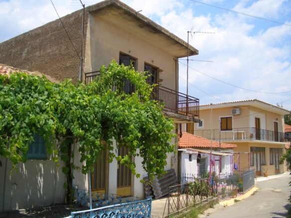House Of 100 M² With Traditional Features In Platanos, Messinia