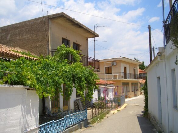 House Of 100 M² With Traditional Features In Platanos, Messinia