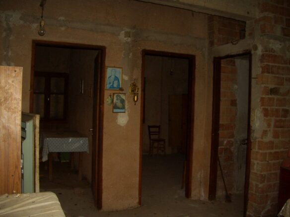 House Of 100 M² With Traditional Features In Platanos, Messinia