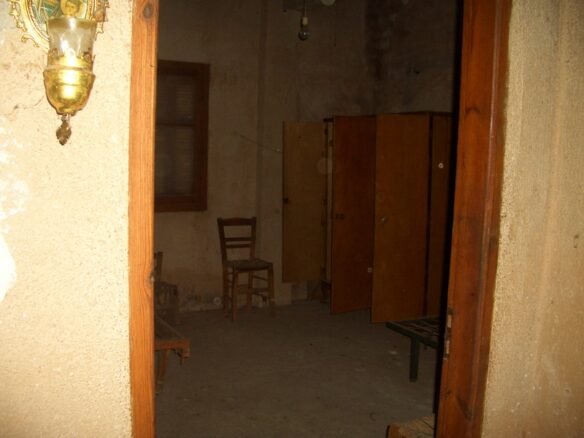 House Of 100 M² With Traditional Features In Platanos, Messinia
