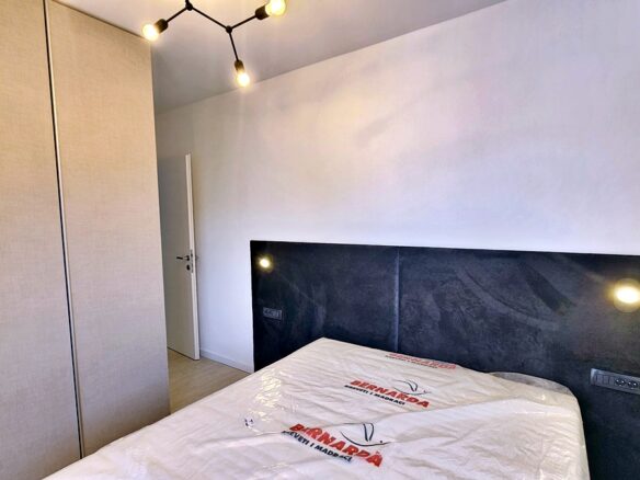 Dvosoban stan od 80 m² s pogledom na more u Trogiru