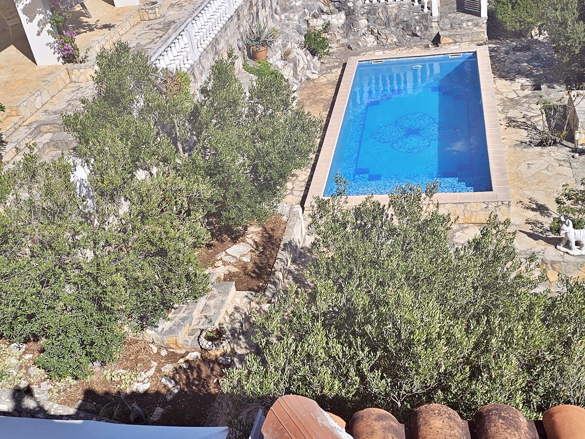 House Of 325 M² With Pool And View In Sevid