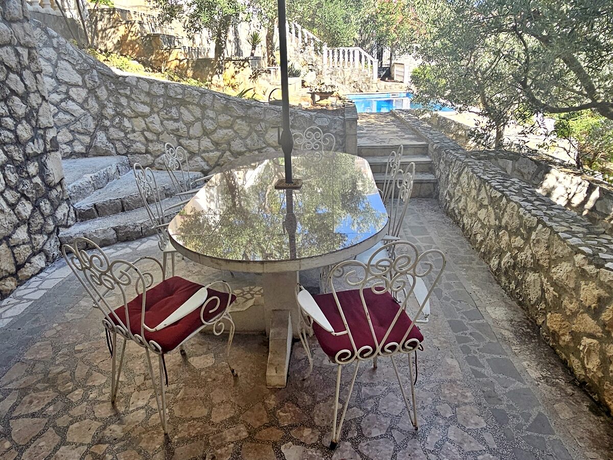 House Of 325 M² With Pool And View In Sevid