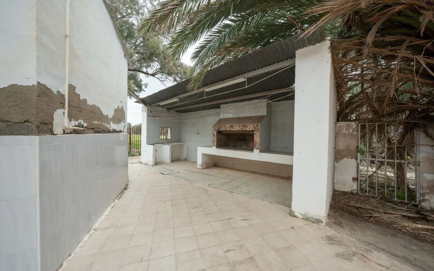 3-bedroom Industrial Unit In Crevillent, Spain (847 M²)