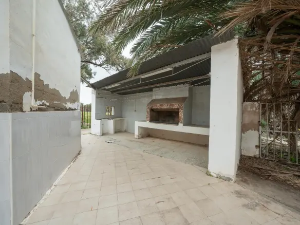 3-bedroom Industrial Unit In Crevillent, Spain (847 M²)