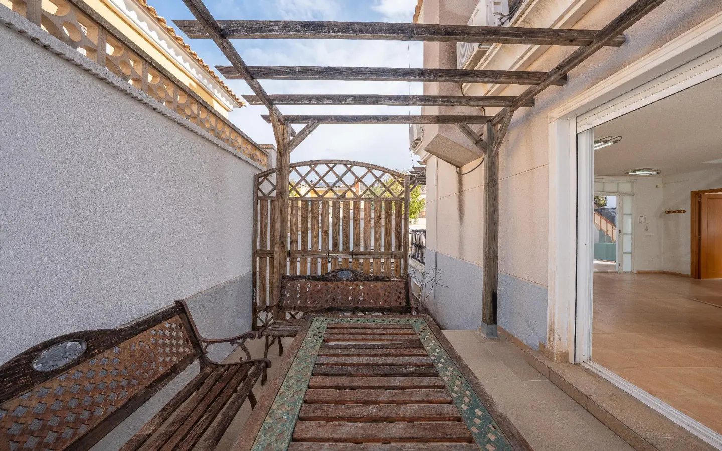 5-bedroom Villa In Aspe, Spain (277 M²)