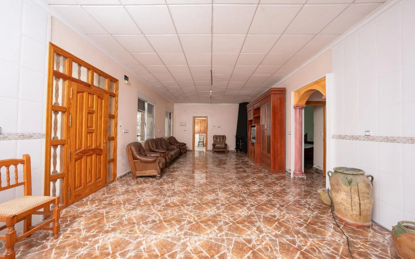 3-bedroom Industrial Unit In Crevillent, Spain (847 M²)