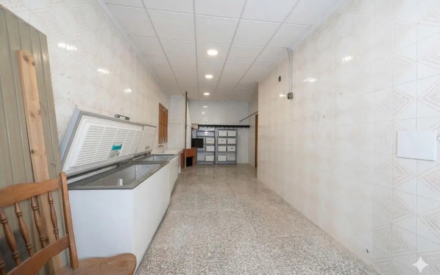 3-bedroom Industrial Unit In Crevillent, Spain (847 M²)