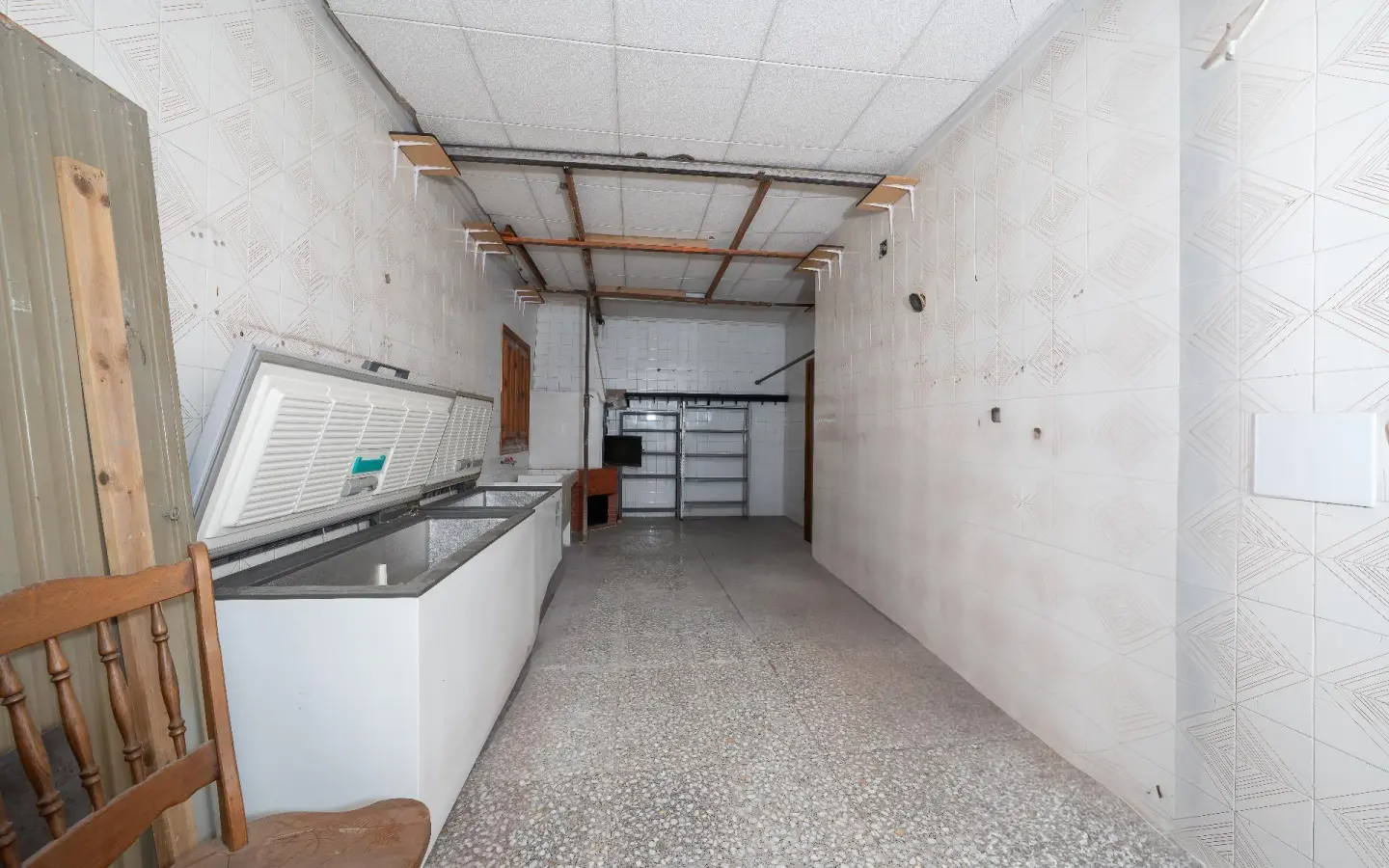 3-bedroom Industrial Unit In Crevillent, Spain (847 M²)