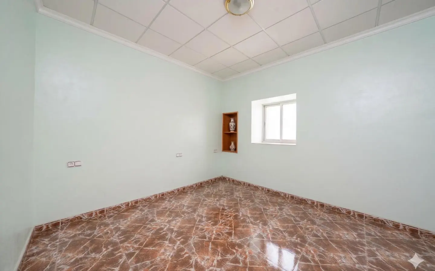 3-bedroom Industrial Unit In Crevillent, Spain (847 M²)