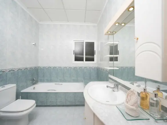 3-bedroom Industrial Unit In Crevillent, Spain (847 M²)