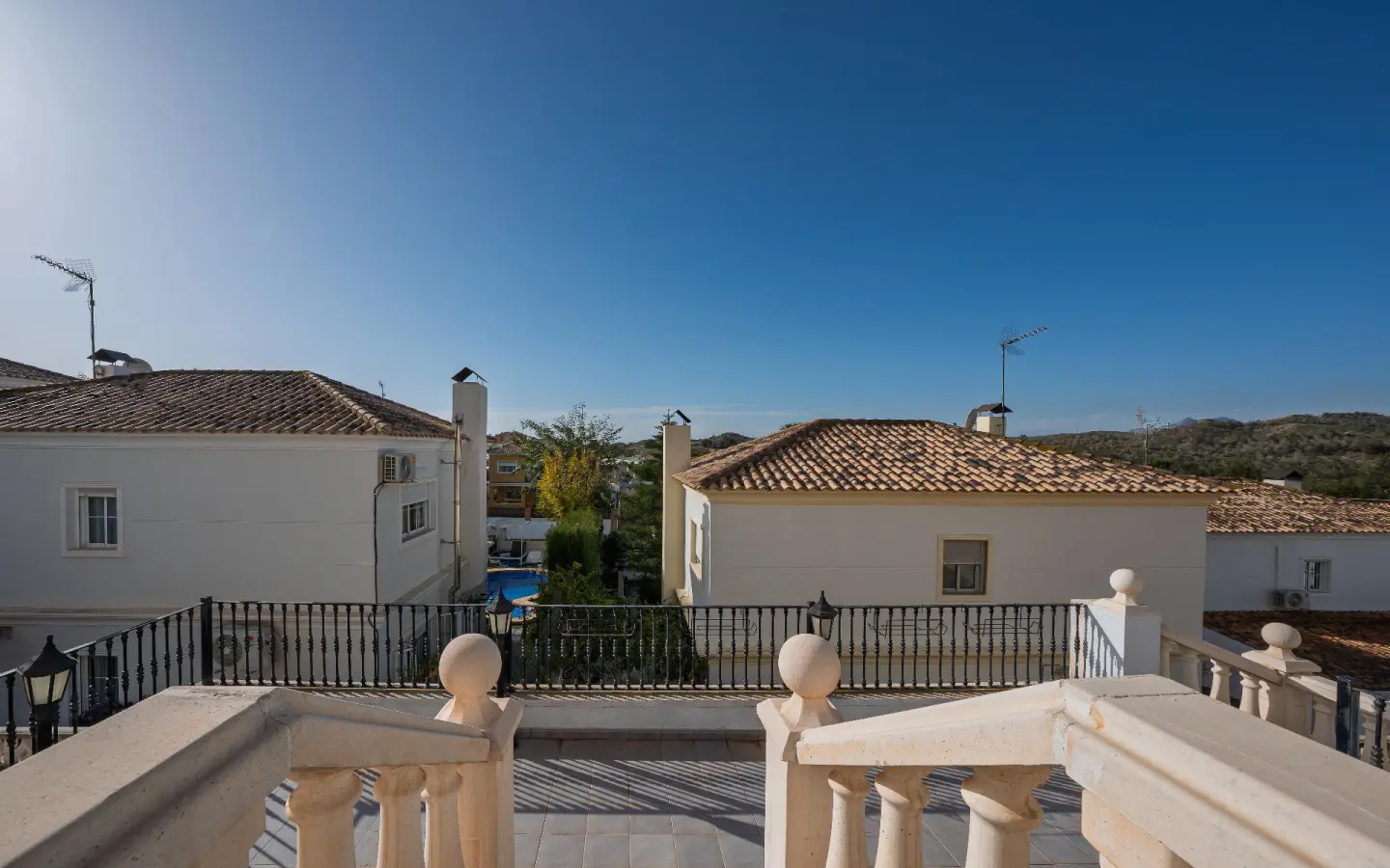 5-bedroom Villa In Aspe, Spain (277 M²)