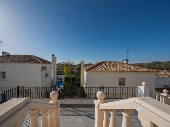 5-bedroom Villa In Aspe, Spain (277 M²)