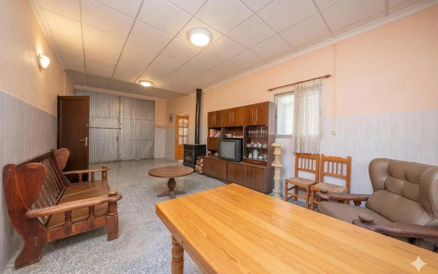 3-bedroom Industrial Unit In Crevillent, Spain (847 M²)