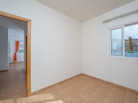 5-bedroom Villa In Aspe, Spain (277 M²)