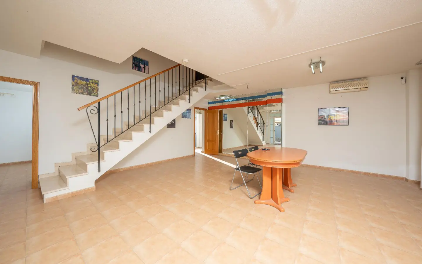 5-bedroom Villa In Aspe, Spain (277 M²)