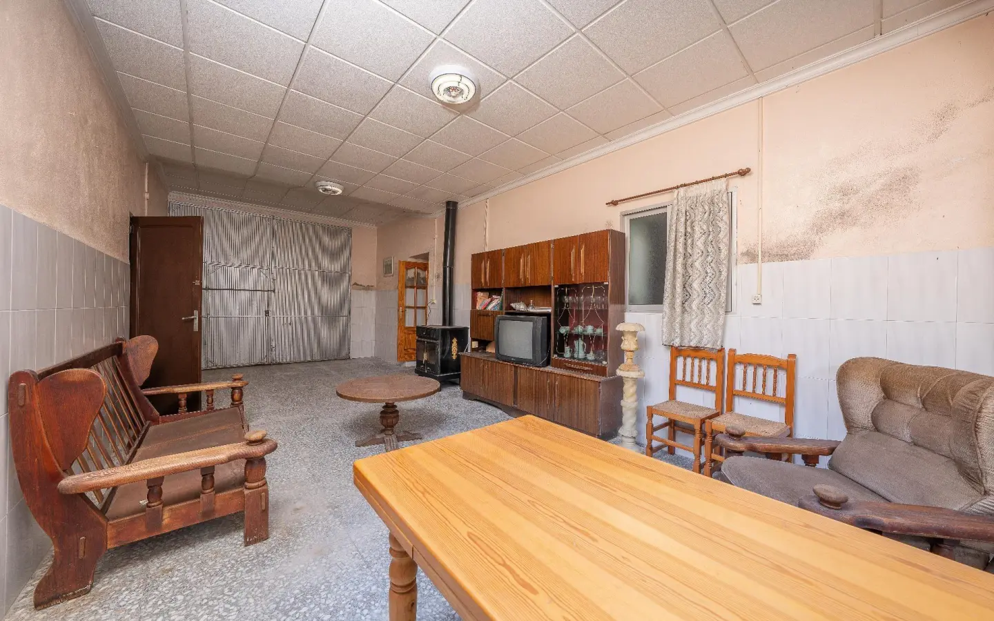 3-bedroom Industrial Unit In Crevillent, Spain (847 M²)