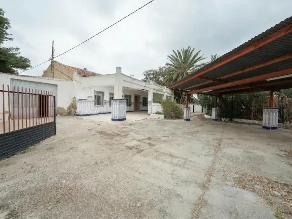 3-bedroom Industrial Unit In Crevillent, Spain (847 M²)