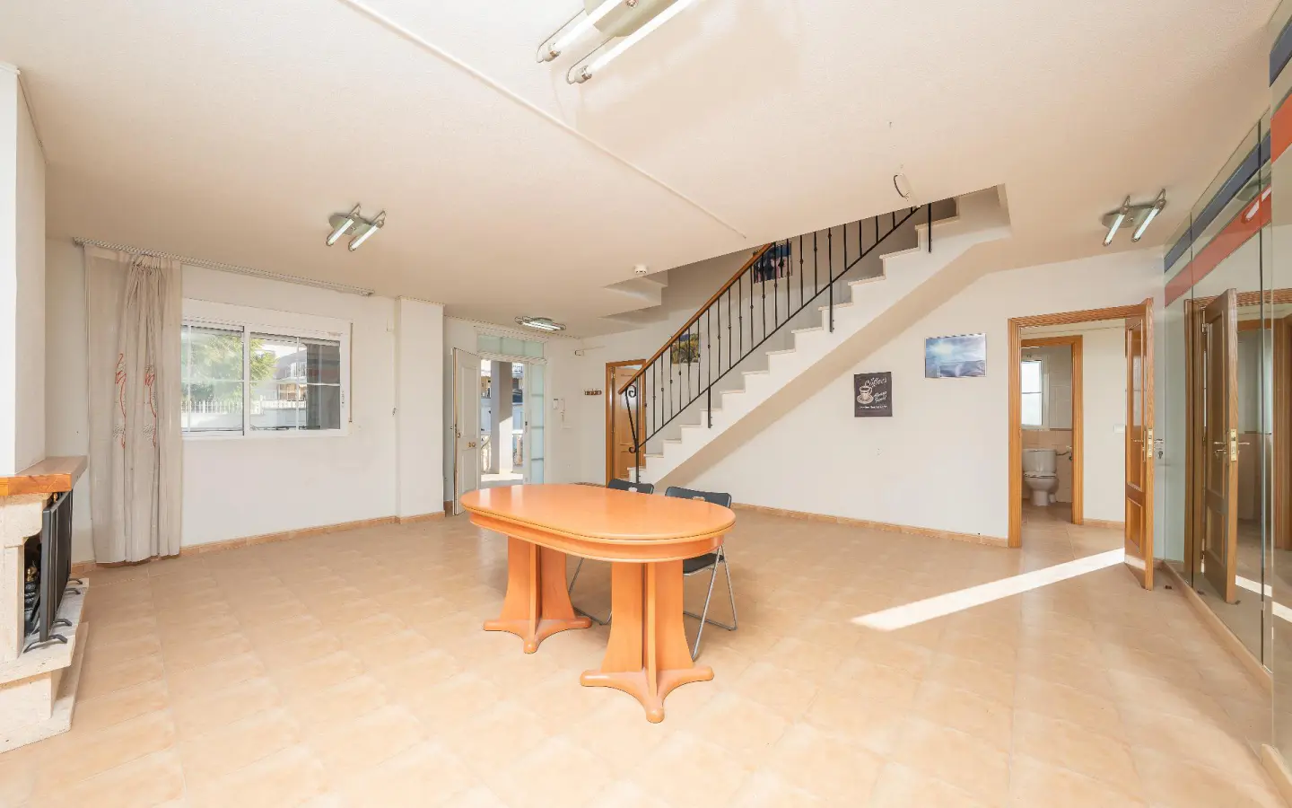 5-bedroom Villa In Aspe, Spain (277 M²)